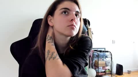 Snapshot of emmamon chatting on 15, 9, 2025 Emma online show from 15, 9, 2025