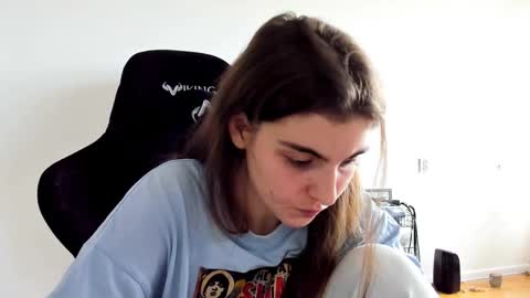 Snapshot of emmamon chatting on 23, 9, 2025 Emma online show from 23, 9, 2025