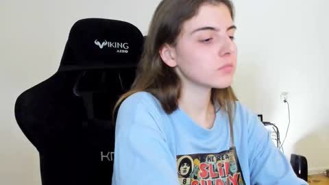 Snapshot of emmamon chatting on 26, 9, 2025 Emma online show from 26, 9, 2025