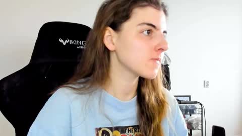 Snapshot of emmamon chatting on 1, 12, 2025 Emma online show from 1, 12, 2025