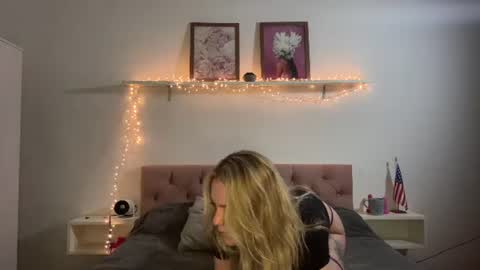 Snapshot of emmaonlyx1 chatting on 30, 7, 2026 emmaonlyx1 online show from 30, 7, 2026