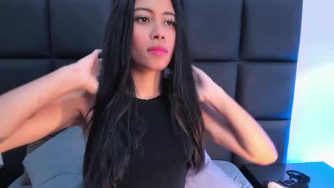 Snapshot of emmasaintt chatting on 1, 10, 2025 Emma Saint online show from 1, 10, 2025