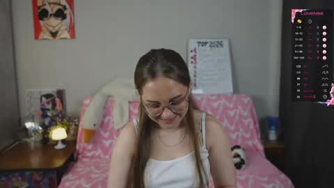 Snapshot of emmatiny chatting on 21, 5, 2026 Mia online show from 21, 5, 2026