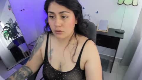 Snapshot of emmax_x chatting on 12, 9, 2025 EMMA online show from 12, 9, 2025