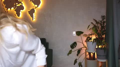 Snapshot of emmi_rosee chatting on 19, 2, 2026 Miss Emmi online show from 19, 2, 2026