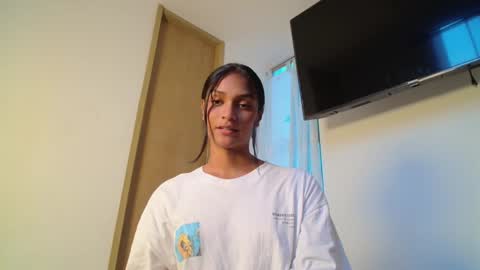 Snapshot of emmily_forever chatting on 22, 1, 2025 emmily online show from 22, 1, 2025