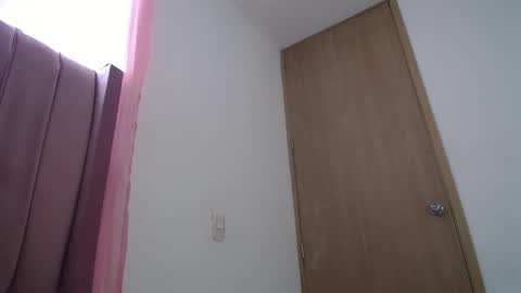 Snapshot of emmily_forever chatting on 12, 3, 2025 emmily online show from 12, 3, 2025