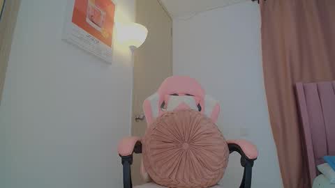 Snapshot of emmily_forever chatting on 1, 10, 2025 emmily online show from 1, 10, 2025