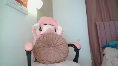 Snapshot of emmily_forever chatting on 25, 2, 2026 emmily online show from 25, 2, 2026