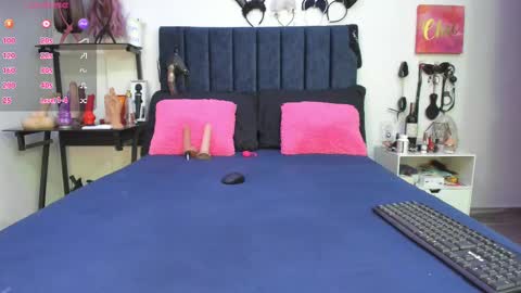 Snapshot of emmily_giraldo chatting on 27, 2, 2025 online show from 27, 2, 2025