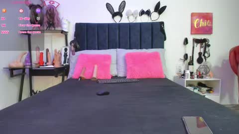 Snapshot of emmily_giraldo chatting on 12, 3, 2025 online show from 12, 3, 2025