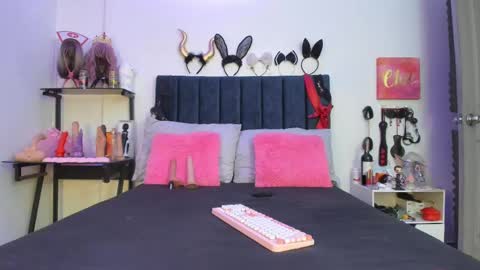 Snapshot of emmily_giraldo chatting on 11, 9, 2025 online show from 11, 9, 2025