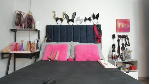 Snapshot of emmily_giraldo chatting on 6, 10, 2025 online show from 6, 10, 2025