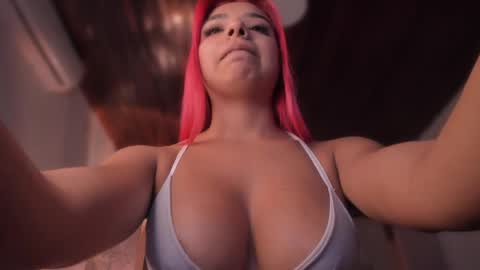 Snapshot of emmily_savage chatting on 27, 4, 2026 online show from 27, 4, 2026