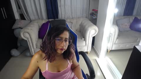 Snapshot of emmilychevalier chatting on 7, 12, 2024 Emmily online show from 7, 12, 2024