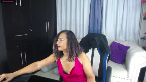 Snapshot of emmilychevalier chatting on 31, 12, 2024 Emmily online show from 31, 12, 2024