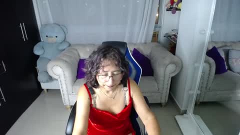 Snapshot of emmilychevalier chatting on 6, 2, 2025 Emmily online show from 6, 2, 2025