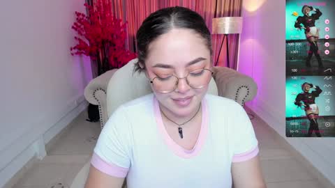 Snapshot of emmy_walker1 chatting on 5, 2, 2025 Emmy Walker online show from 5, 2, 2025