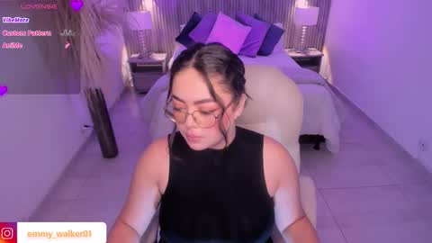 Snapshot of emmy_walker1 chatting on 5, 11, 2025 Emmy Walker online show from 5, 11, 2025