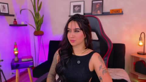 Emmy Evans  online show from 5, 2, 2026