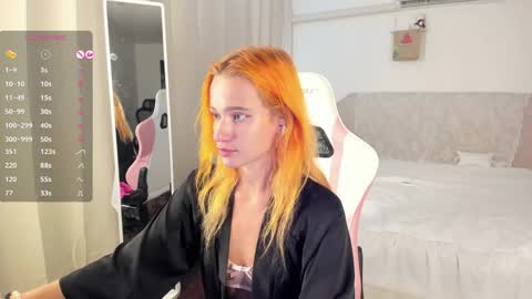 Snapshot of emmyfoxxofficial chatting on 4, 5, 2026 Emmylie online show from 4, 5, 2026