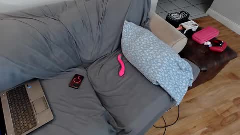 EmoDream1998 online show from 22, 2, 2025