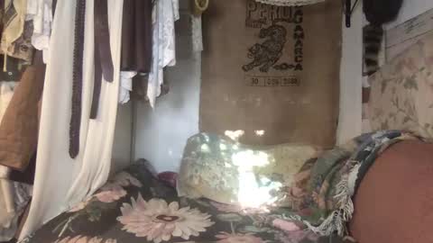 Snapshot of empressmeplease chatting on 16, 5, 2026 empressmeplease online show from 16, 5, 2026