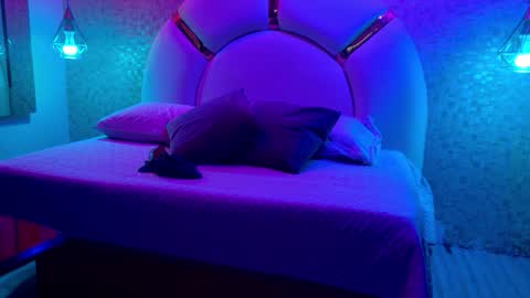 Snapshot of emy_rosse25 chatting on 18, 12, 2025 Emy online show from 18, 12, 2025