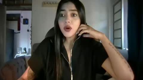 Snapshot of emylilopez chatting on 1, 12, 2025 emyli lopez online show from 1, 12, 2025