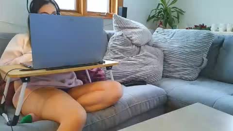 emyxxl online show from 16, 12, 2025