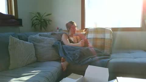 Snapshot of emyxxl chatting on 8, 2, 2026 emyxxl online show from 8, 2, 2026