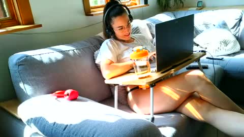Snapshot of emyxxl chatting on 8, 7, 2026 emyxxl online show from 8, 7, 2026