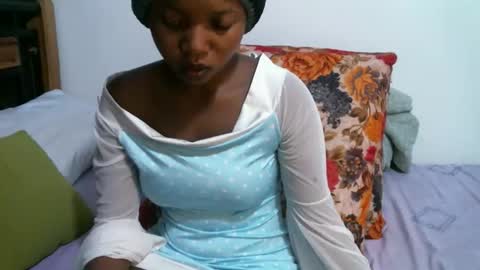 Snapshot of enchantedvee chatting on 31, 5, 2026 Vee online show from 31, 5, 2026