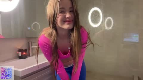 Mia online show from 7, 2, 2025