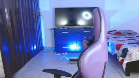 Snapshot of engiel_phoenix chatting on 7, 5, 2026 Engiel phoenix instagram engiel 13 online show from 7, 5, 2026