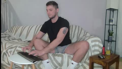 Snapshot of englishladxxx chatting on 12, 12, 2024 Englishladxxx online show from 12, 12, 2024