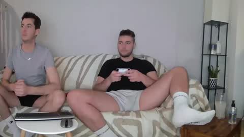Snapshot of englishladxxx chatting on 5, 1, 2025 Englishladxxx online show from 5, 1, 2025