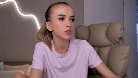 Snapshot of entya chatting on 2, 2, 2026 entya online show from 2, 2, 2026