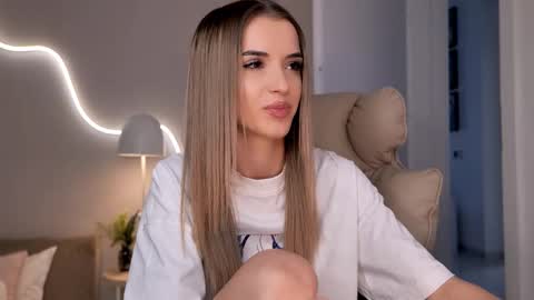 Snapshot of entya chatting on 3, 2, 2026 entya online show from 3, 2, 2026