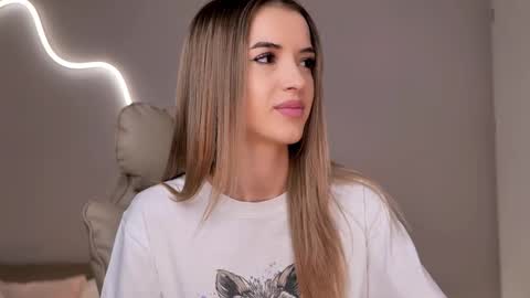 Snapshot of entya chatting on 5, 2, 2026 entya online show from 5, 2, 2026