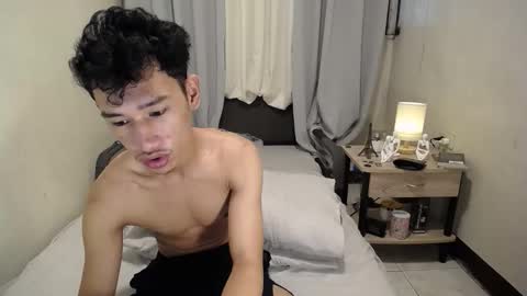 Snapshot of enzinoxx2024 chatting on 24, 10, 2025 enzo online show from 24, 10, 2025