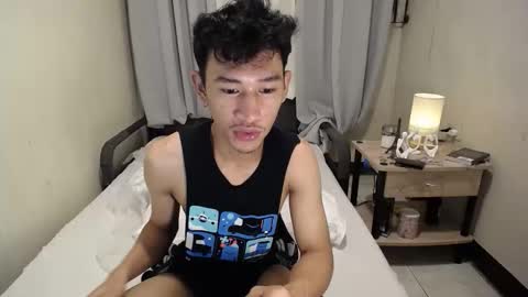 Snapshot of enzinoxx2024 chatting on 29, 10, 2025 enzo online show from 29, 10, 2025