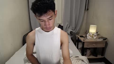 Snapshot of enzinoxx2024 chatting on 4, 11, 2025 enzo online show from 4, 11, 2025