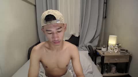 Snapshot of enzinoxx2024 chatting on 16, 11, 2025 enzo online show from 16, 11, 2025