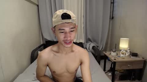 Snapshot of enzinoxx2024 chatting on 23, 11, 2025 enzo online show from 23, 11, 2025