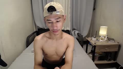 Snapshot of enzinoxx2024 chatting on 24, 11, 2025 enzo online show from 24, 11, 2025