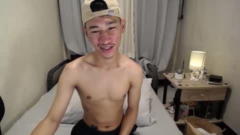 Snapshot of enzinoxx2024 chatting on 27, 11, 2025 enzo online show from 27, 11, 2025