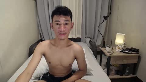 Snapshot of enzinoxx2024 chatting on 28, 11, 2025 enzo online show from 28, 11, 2025