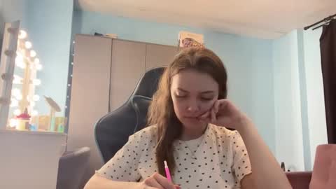 Lily online show from 11, 3, 2026