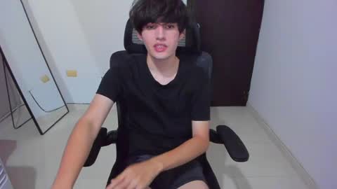 Snapshot of eren_tatakae chatting on 18, 5, 2026 eren_tatakae online show from 18, 5, 2026